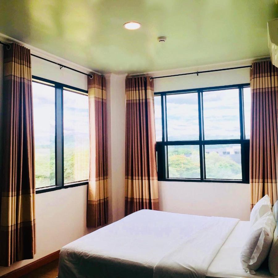 Punta Clark Hotel Clark Field المظهر الخارجي الصورة