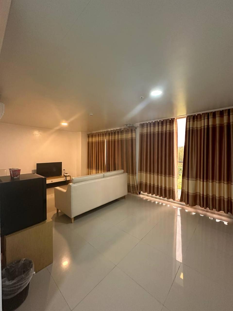 Punta Clark Hotel Clark Field المظهر الخارجي الصورة
