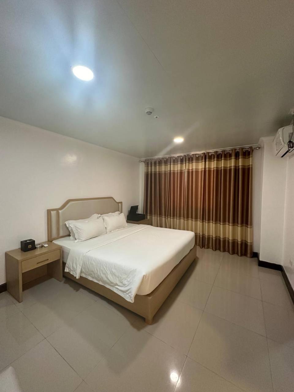 Punta Clark Hotel Clark Field المظهر الخارجي الصورة