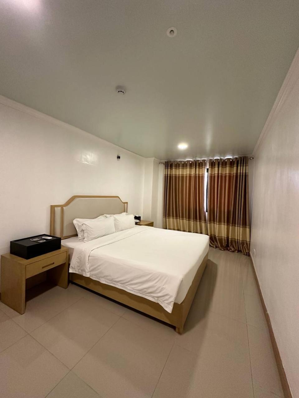 Punta Clark Hotel Clark Field المظهر الخارجي الصورة