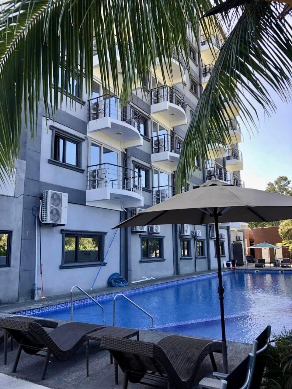 Punta Clark Hotel Clark Field المظهر الخارجي الصورة